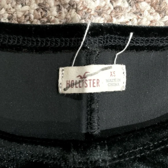 Hollister green velvet top - Picture 2 of 4